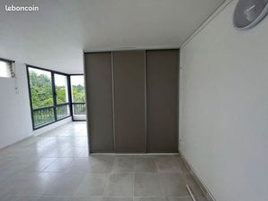 Appartement de 35 m² et 10 m² de loggia fermée à Didier Résidence Les Filaos