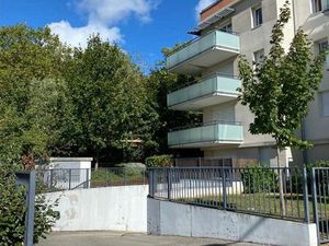 Parking sécurisé proche Tram