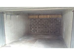 Particulier loue un grand garage de 22 m²