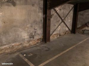1/2 Place parking dans garage fermé pour moto scooter velo Gare Perrache