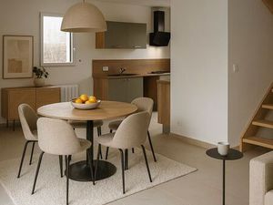 Maison en pierres neuve A84