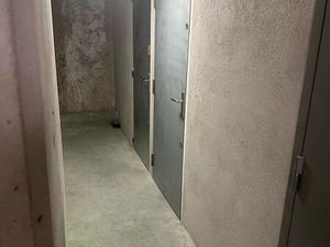 Cave 11m2 ascenseur et dépose minute devant