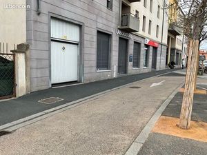 Grand garage secteur Montferrand à louer