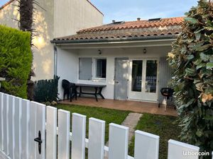 Maisonnette 790 e avec eau et electricite compris