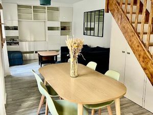 Location meublée appartement 3 pièces 61 m² à Paris 18ème (75018)  1 980 €