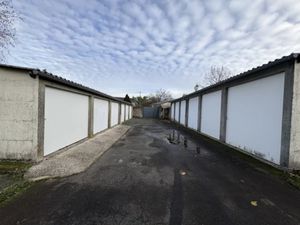 Location parking 10 m² à Doué-en-Anjou (49700)  50 €