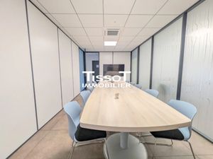 Location locaux professionnels 233 m² à Nimes (30000)  2 395 €