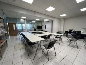 Location locaux professionnels 780 m² à Amiens (80000)  6 550 €
