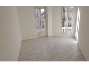 Location appartement  m² T-3 à Nice  1 280 €