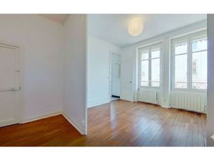 Location appartement  m² T-2 à Oullins  530 €