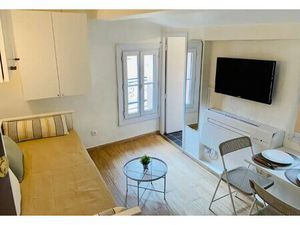 Vieux-Nice - Studette meublée au dernier étage - Location saisonnière autorisée