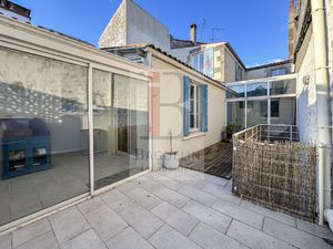 APPARTEMENT 5 CH  TERRASSE  HYPER CENTRE ROCHEFORT
