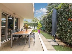 Saint Laurent du Var - Appartement 3 pièces en RDJ avec double parking