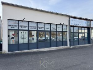 LOCAL PROFESSIONNEL 293M2 SAINT BENOIT