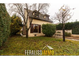 Maison individuelle 4 chambres + bureau à 5 min à pied de la