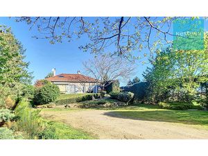 Maison familiale à SAINTE AGATHE LA BOUTERESSE - 163 m² habitables environ - 5 chambres -