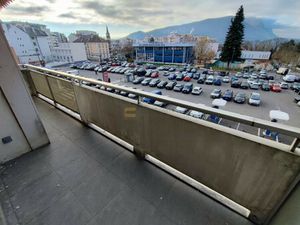 ANNEMASSE - Appartement T3 de 87 17 m² avec cave et garage