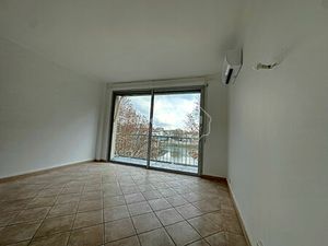 A louer Arles Trinquetaille T3 avec place parking