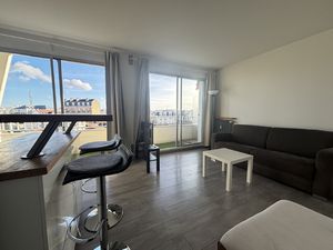 STUDIO AVEC BALCON PARKING ET CAVE