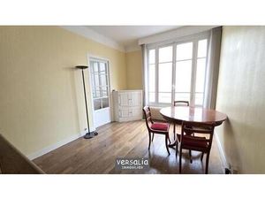 3 pièces meublé de 45 90 m² St Louis