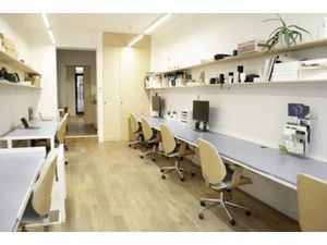 local à usage bureaux partiellement meublé - Non soumis à TVA