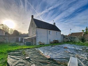 CRESSERONS maison 5 pièce(s) 106 m²  Grange 180m²  ancienne écurie 150m²