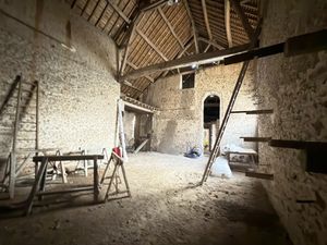 GRANGE - AUNEAU PROCHE