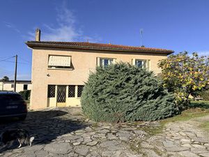 Maison familiale de 210 m² avec garage et jardin à Saint Maixant