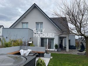 Maison contemporaine de 7 pièces à vendre à Soultz