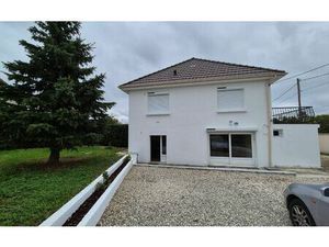 Maison Mouroux 130 m² T-6 à vendre  285 000 €