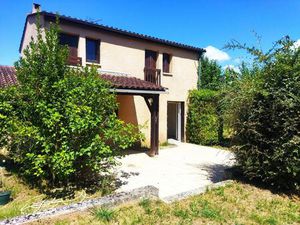 Proche Cahors 1ere périphérie . Quartier résidentiel . Maison T5 avec jardin et garage