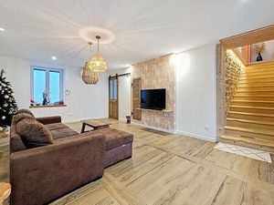 Maison 175 m² en pierre et pisé sur 591 m²