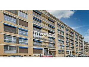 Vente Appartement T1 à Caen Le Port - Ste-Thérèse (14000) : à vendre T1 / 15m² Caen Le Por