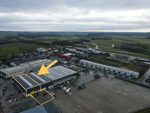 Surface industrielle à louer à Rue du Marché Couvert 9a Ciney (VBD63901)