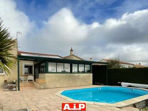 Vente Maison Piscine à Pouzauges (85700) : à vendre Piscine / 120m² Pouzauges