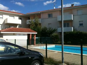 FONSORBES- BEAU T3 TRAVERSANT AVEC BALCONS ET PARKING