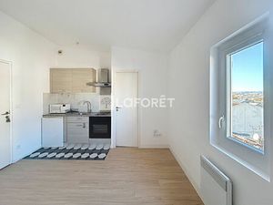 Studio vide entièrement repeint - La canebière / 13001