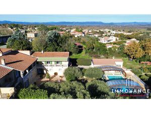 Maison T11 311m2 avec dépendance et piscine