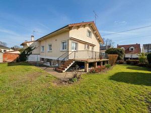 Maison - 124 92 m2 - 7 pièces - Non meublé