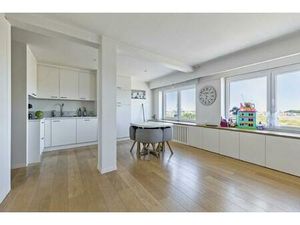 Instapklaar twee slaapkamer appartement te koop in Zeebrugge