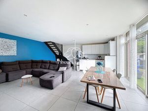 Maison de ville avec clim et terrain