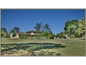 Bergerac  villa d'architecte 280 M2 habitables   double garage  grande piscine sur 4.4 Ha.