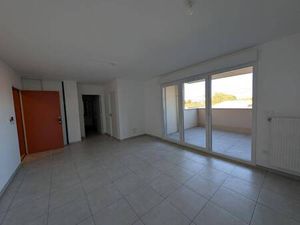 Square Habitat Valence