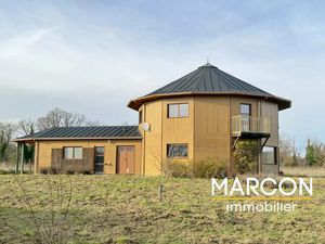 Maison atypique sur 9.2 he de terrain - 10 min de Gouzon
