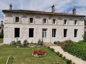 Longère rénovée  idéal pour faire du gîte.