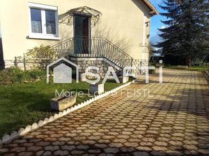 Jolie maison avec ces 3 chambres  un sous-sol  des dépendances  un terrain de 3 873 m².