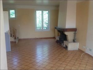 Location villa 5 pièces 88 m² à Morangis (91420)  1 497 €