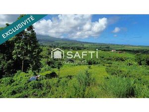 Grand terrain constructible  une vue mer  quartier Bon Repos.