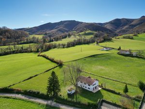 Vente maison 7 pièces  288.00m²  Saint