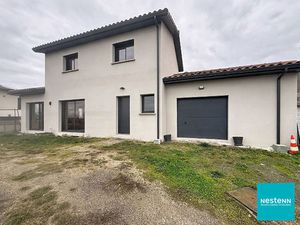 A Chambost Longessaigne   20 min de Feurs  maison de 2023  121 62 m2 habitables  6 pièces 